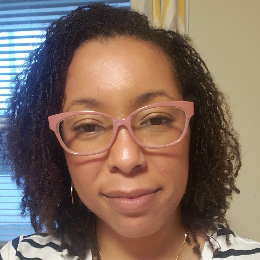 Meet your Posher, Monique